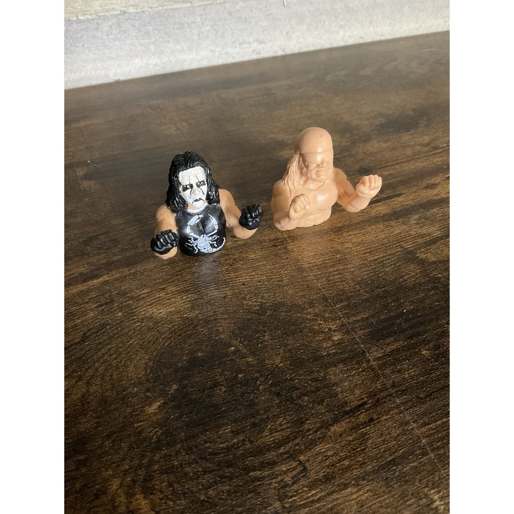 Vintage WCW  Sting & Macho Man Finger Puppets Thumb Wrestlers 1999 WCW nWo WWE